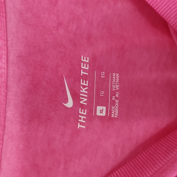 🔥! Nike Pink Cropped Tee- Size XL - Picture 2 of 3
